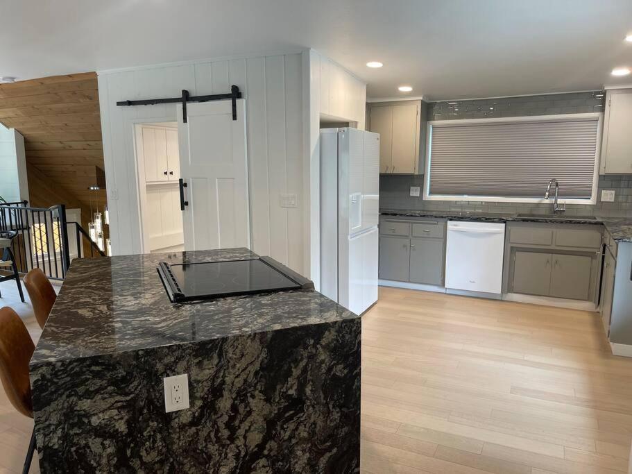 The River House Grants Pass Zewnętrze zdjęcie